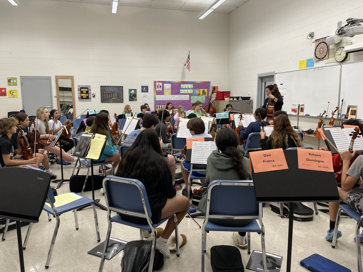 ffldwoodsms's tweet photo. Our students make beautiful music at Woods. Here is a peek inside Gr 8 Orchestra with Mrs. Kuan, Gr 8 Chorus with Mrs. Frawley and Beginning Band with Mr. Cyr. Play on, Wildcats! https://t.co/RJb9gqOnEh