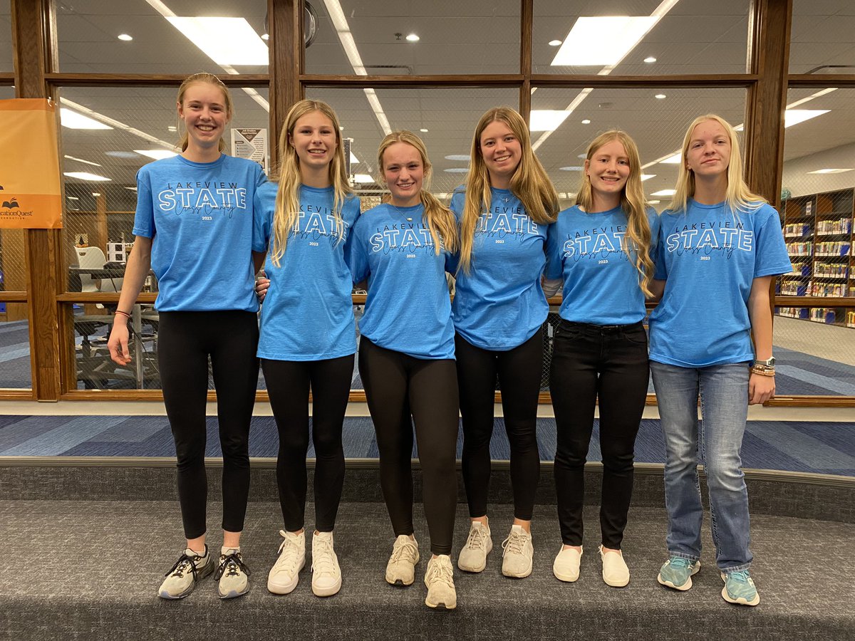 XCLakeview's tweet image. Loving the whole school support for our XC state send off!! 🫶🏼 Best of luck on Friday to this hard working team of girls we are so lucky to coach!! We are proud of you!! Run hard, have fun! 👏🏼🏃🏼‍♀️🏃
