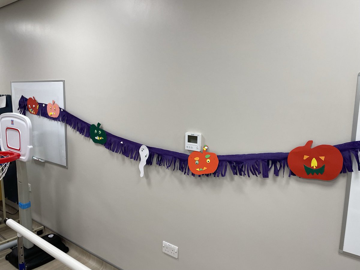 Well done to our RLI #rehablegends Stu, Charlotte, April and David who were nominated last month for our rehab legend prize! All go the extra mile for our patients 👏🏻✨ and just an extra pic of our Halloween bunting that the patients began making today! 🎃👻💀 @UHMBT