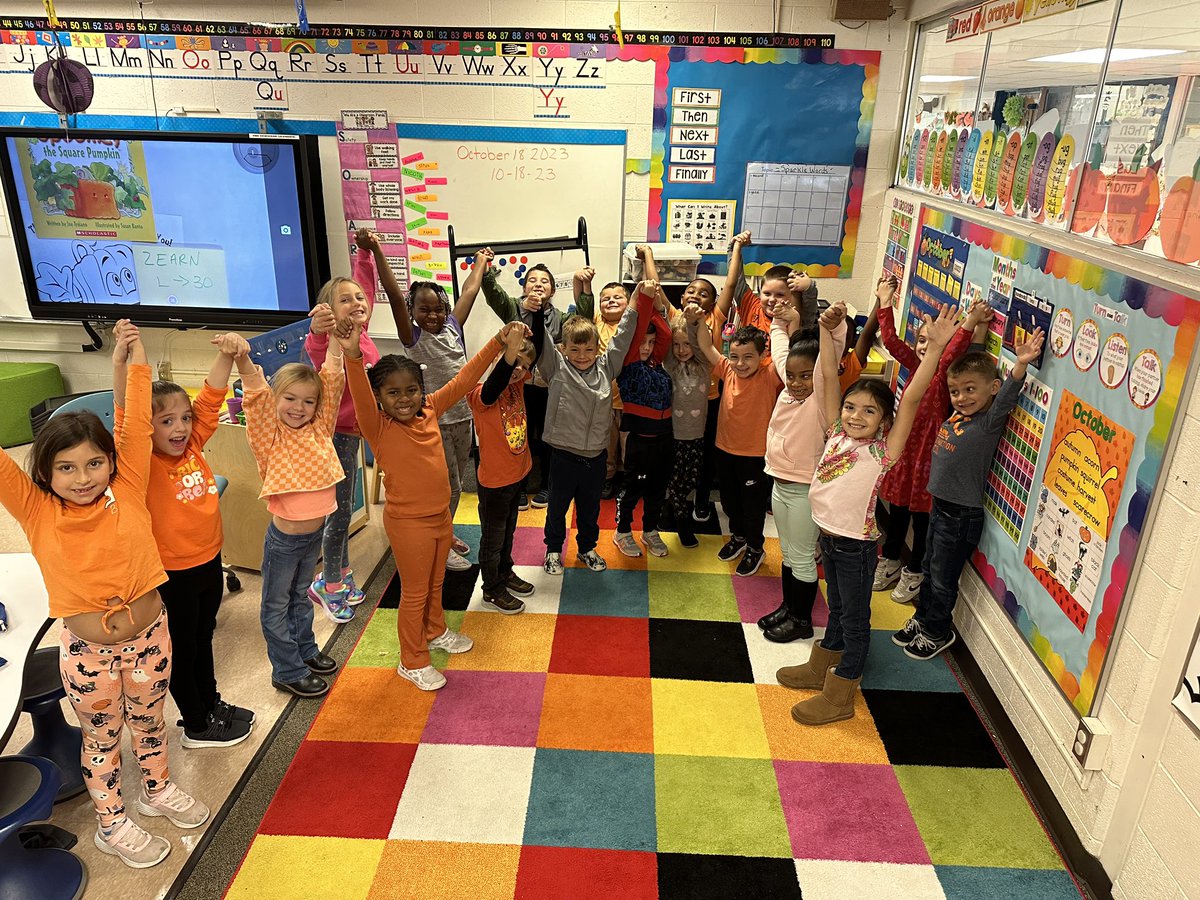 Mrs. Renee Gray tweet media