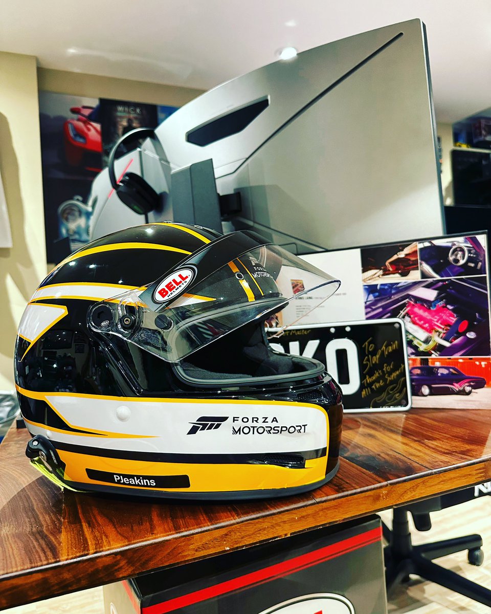 SLAP_Train's tweet photo. Still Can’t Believe @ForzaMotorsport hooked up the full helmet and gloves 🫶💪 #creatorevent #thankyou https://t.co/vFnFRyrhhM
