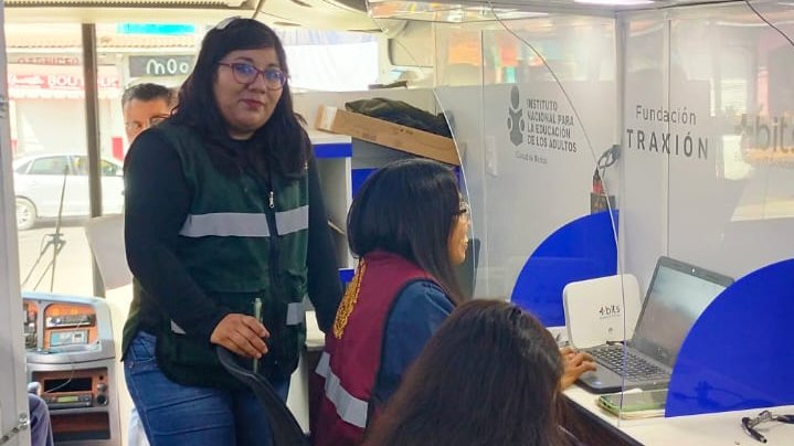 IneaCdmx's tweet photo. @IneaCdmx y @FTraxion continuamos "En ruta por la educación" en @GobMilpaAlta hoy en #Tecomitl.
Te compartimos la programación de visitas del camión educativo en las poblaciones de @GobMilpaAlt, mañana estáremos en San Pablo Oztotepec de 10 a 15 horas.
¡Acércate al #INEA!
Visita #AprendeINEA https://t.co/w92PJ05GKr acude a tu #PlazaComunitaria más cercana búscala en https://t.co/3cVmuzEuSU o llama al 800 8906 310