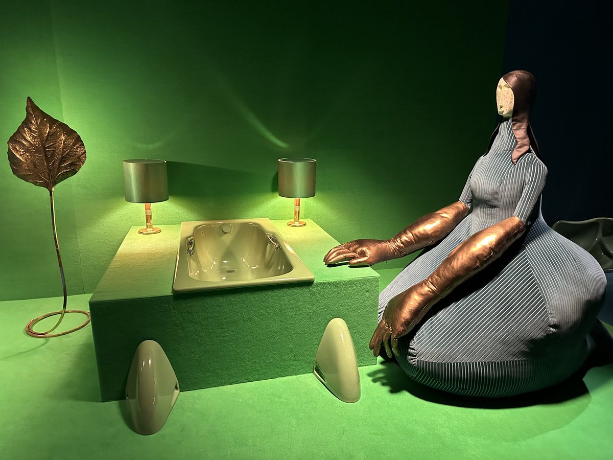 j_thallinger's tweet photo. Immersion totale - le duo autrichien Jakob Lena Knebl &amp; Ashley Hans Scheirl investit les lieux du @PalaisdeTokyo 🙌 et nous emmène dans un univers absolument remarquable🔝💪#doppelganger @austrocult https://t.co/u9KFGqxZeD