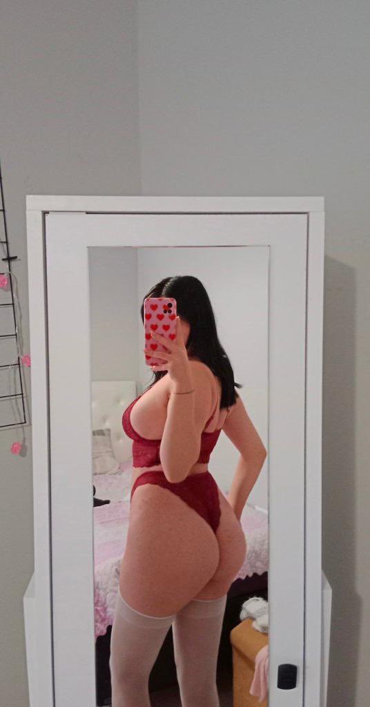 Kırmızı yakışmış mı beyler kimler içindekini merak ediyo 😜❤️🍯