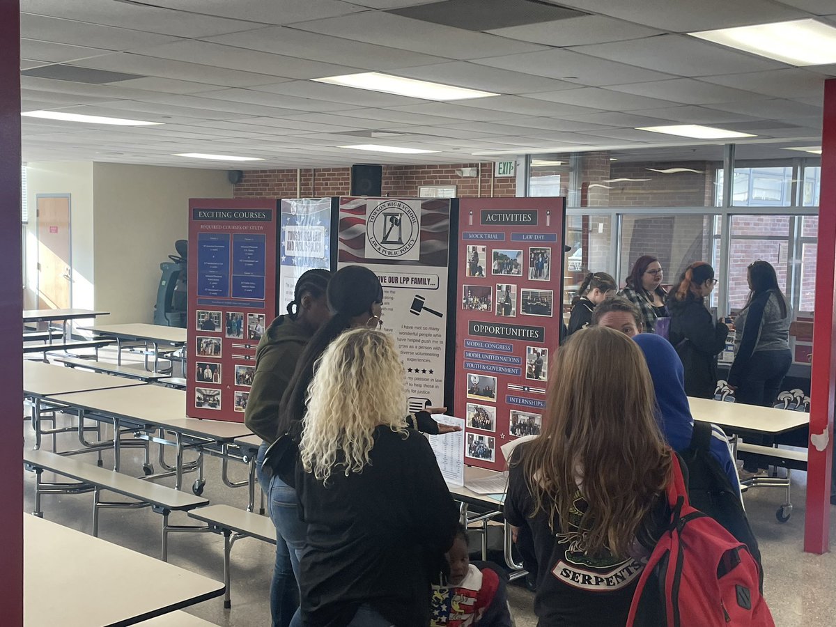 What a great turnout at our Mini Magnet Expo tonight! Thank you so much to all of the magnet high schools that attended to talk to our 8th grade families. Remember the application deadline is 11/3 at 1pm! <a href="/MRMSmagnet/">Middle River Middle Magnet Program</a> <a href="/brownmrms/">William Brown</a> <a href="/ERothman31/">Evan Rothman</a> <a href="/BCPS_Magnet/">BCPS Magnet Programs</a> <a href="/BCPScounseling/">BCPSSchoolCounseling</a>