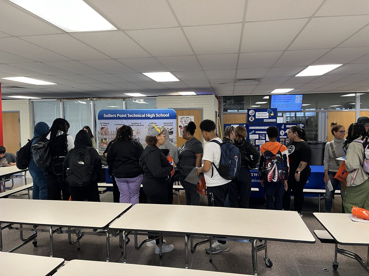 Mrs. Jones tweet media