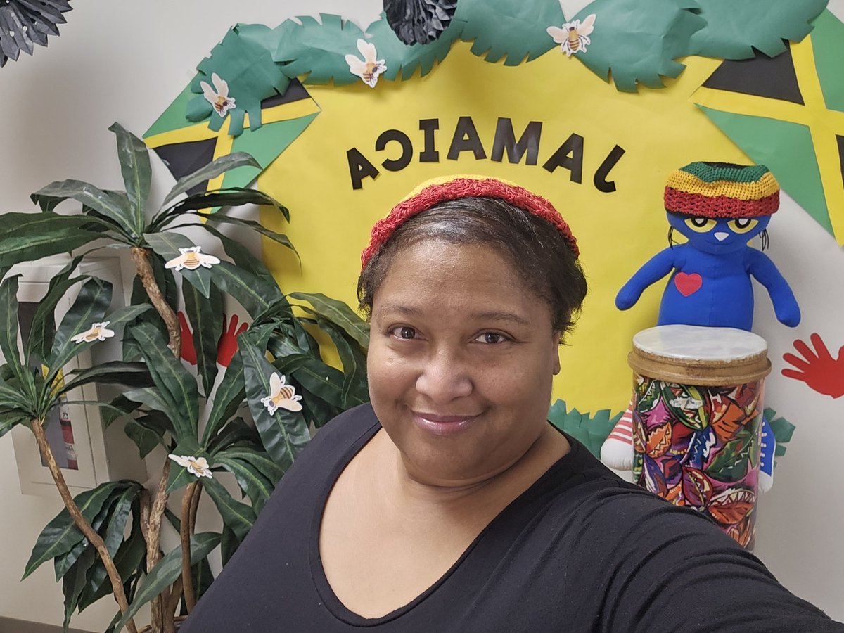 sdalady's tweet photo. Ready for Family Literacy Night here at @apsBAMOAcademy ! Literacy is our passport to the future! @Robinviews @FousheeEdS @AP_Holloman https://t.co/9gSakBgCyE