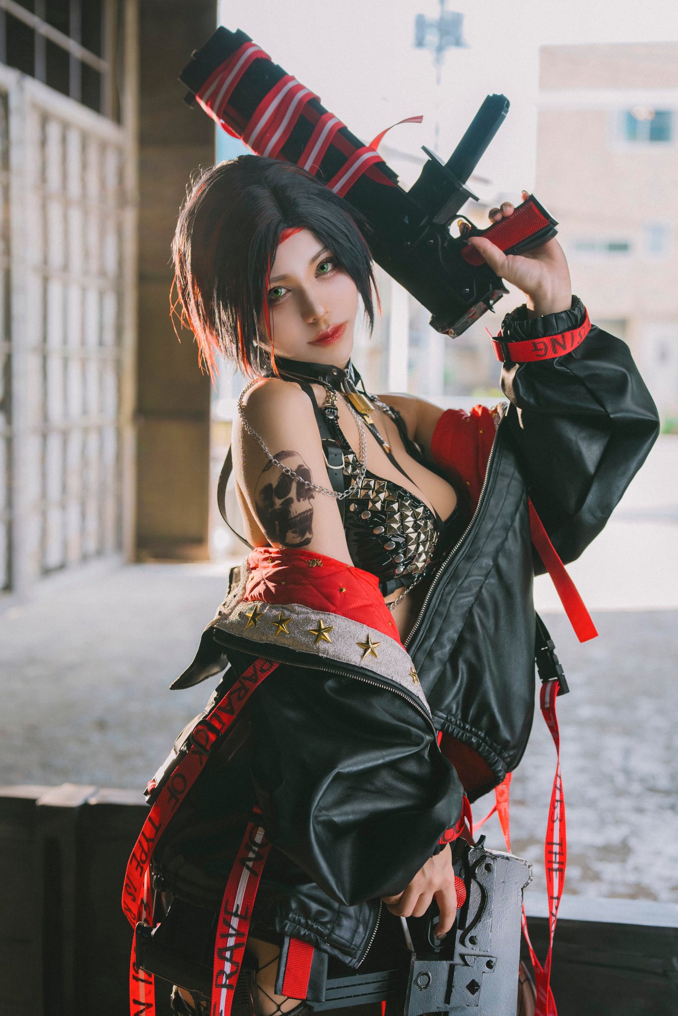 コスプレイヤーまよか『勝利の女神 NIKKE』クロウ 裏生地を