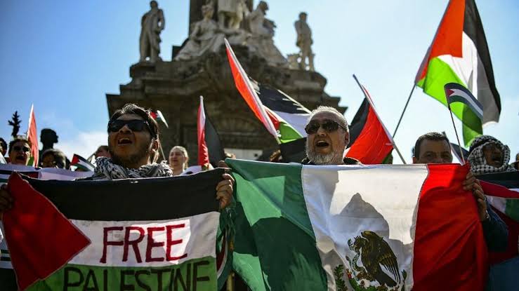 Los antorchistas estamos indignados en contra del genocidio a #Palestina, llevan 75 años sometidos a un régimen de Apartheid, y la población de la franja de Gaza tiene restringidos los servicios de agua y electricidad desde el 9 de octubre.

#SolidaridadConPalestina
