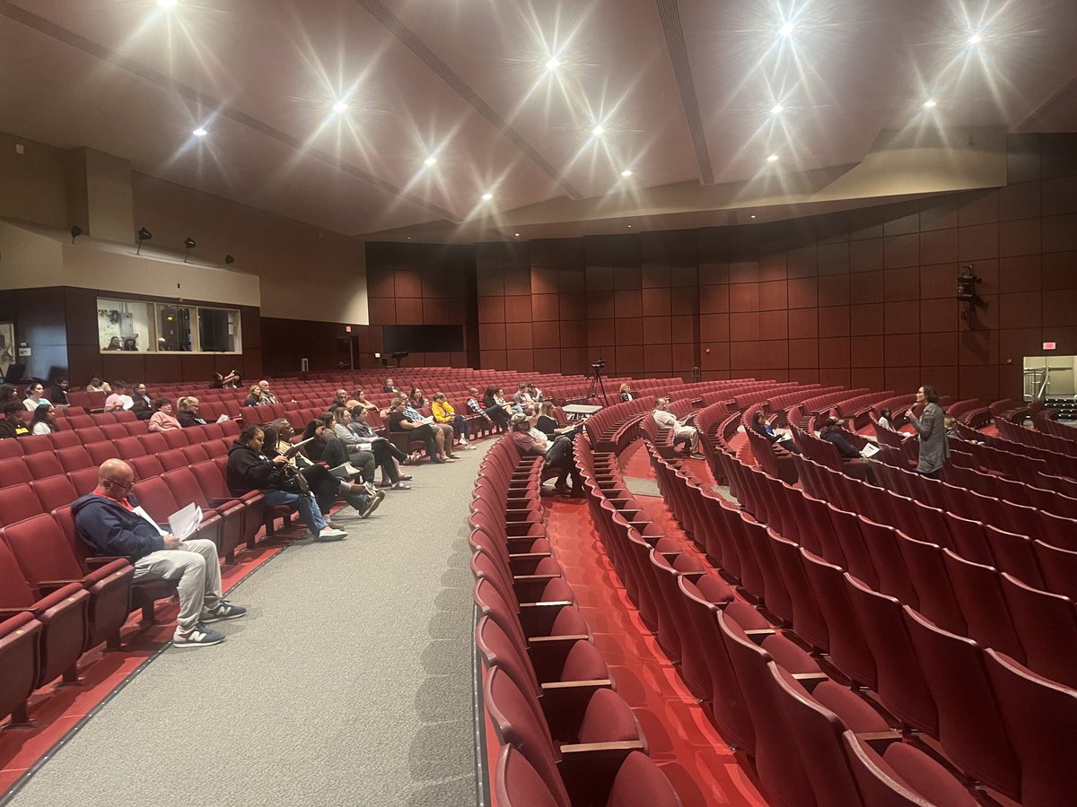 College Financial Aid Night at LCMR HS. Learning about the college application process. ⁦⁦@lowercapemay⁩