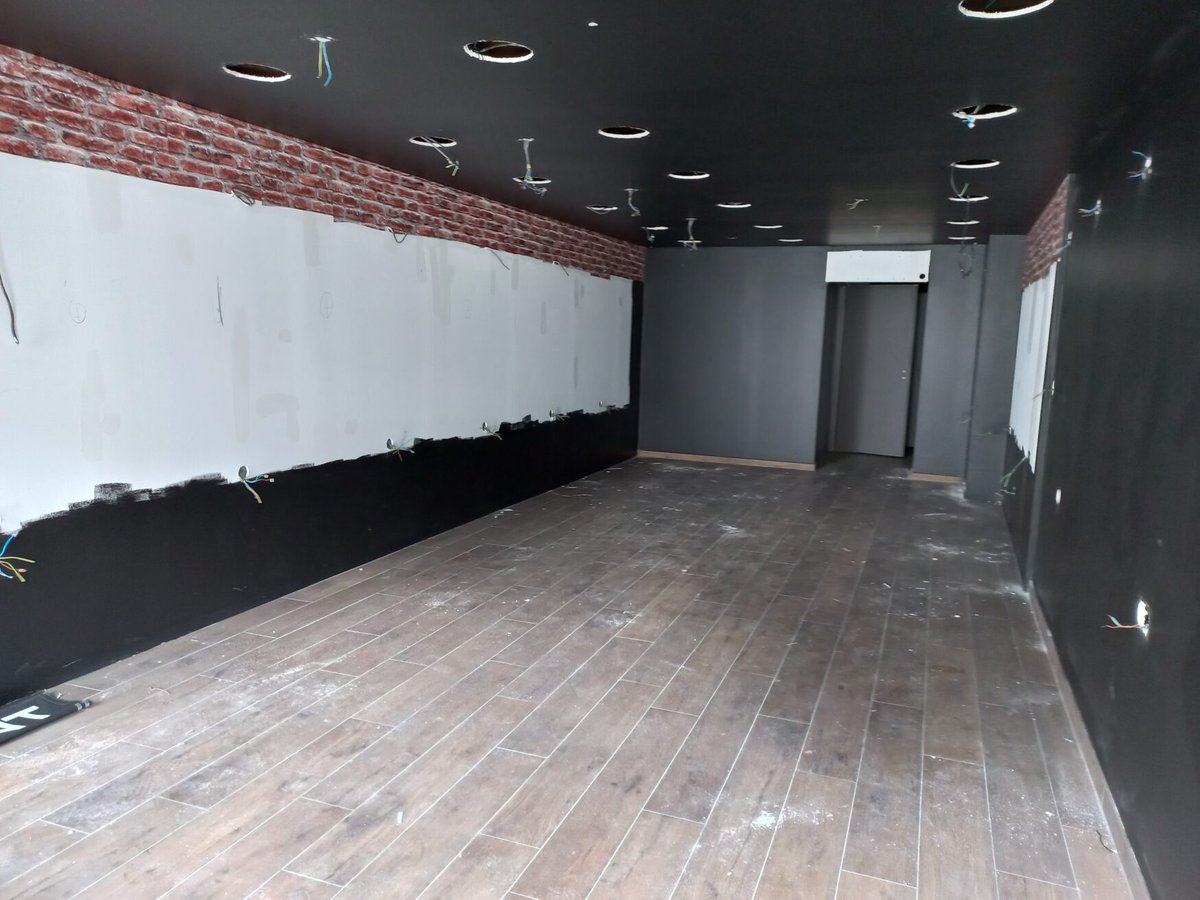 Vous avez un projet📄 de #commerce ? Vous recherchez un  local 🔑? La Ville de #Nantes lance un appel à candidatures (📅avant le 30 novembre 2023) pour recommercialiser le local de 57m2 du 📍17 quai de la Fosse. entreprises.nantesmetropole.fr/actualites/app…