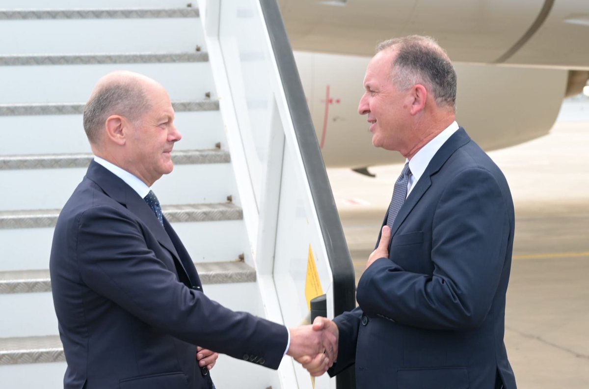 Gil Haskel ๐ฎ๐ฑ (@gilhaskel) on Twitter photo Was an honour to receive <a href="/Bundeskanzler/">Bundeskanzler Friedrich Merz</a> German Chancellor in Israel on a visit of support and solidarity. thank you Mr. Chancellor!! Was an honour to receive <a href="/Bundeskanzler/">Bundeskanzler Friedrich Merz</a> German Chancellor in Israel on a visit of support and solidarity. thank you Mr. Chancellor!!