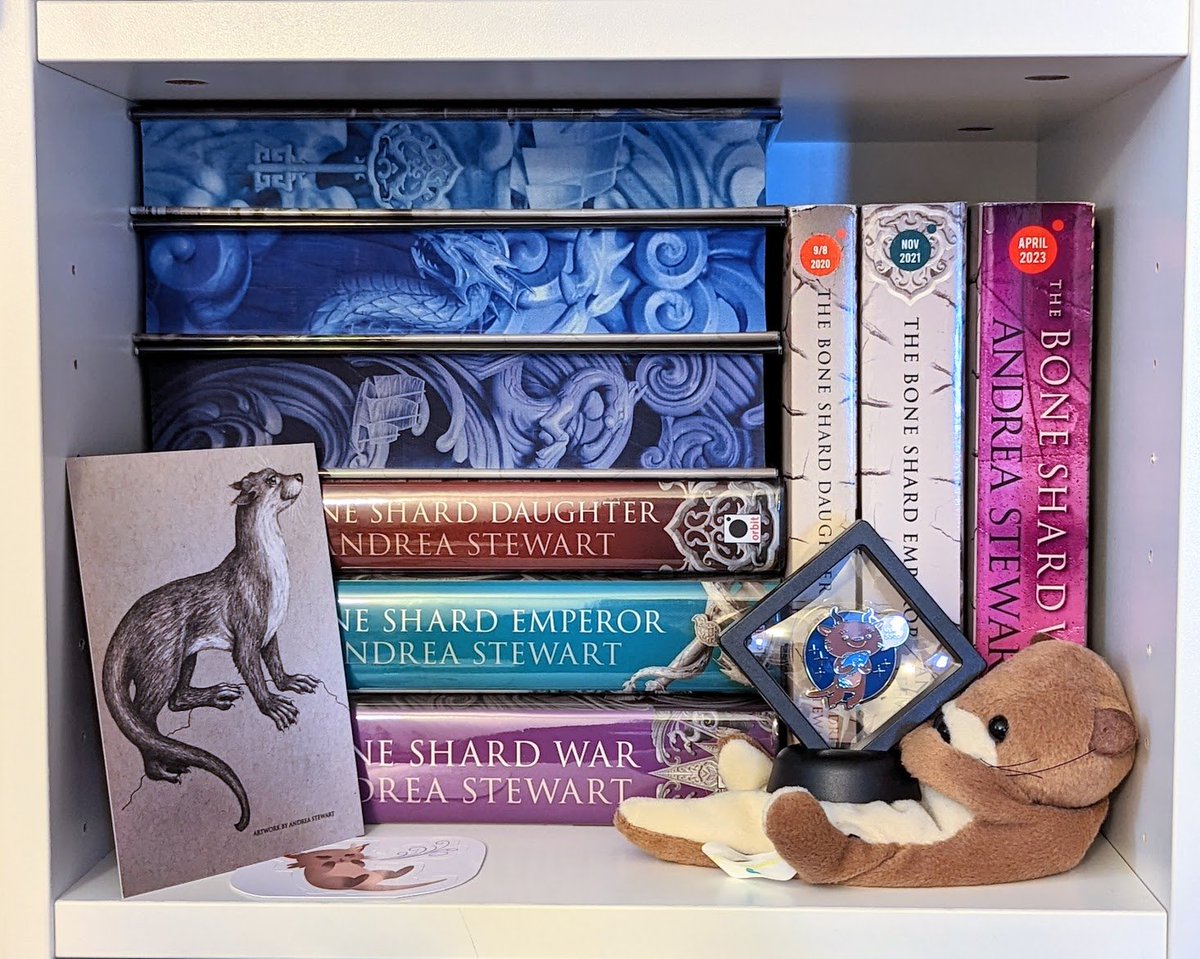 I keep forgetting to post this (or go on social media in general 💀) but my <a href="/FairyLoot/">FairyLoot</a> set finally came in and now my Drowning Empire collection is completeeeee! TY <a href="/AndreaGStewart/">Andrea Stewart *UPDATES ONLY*</a> for the pin! lol took 4 months to open up the package but its all "a very good" now!