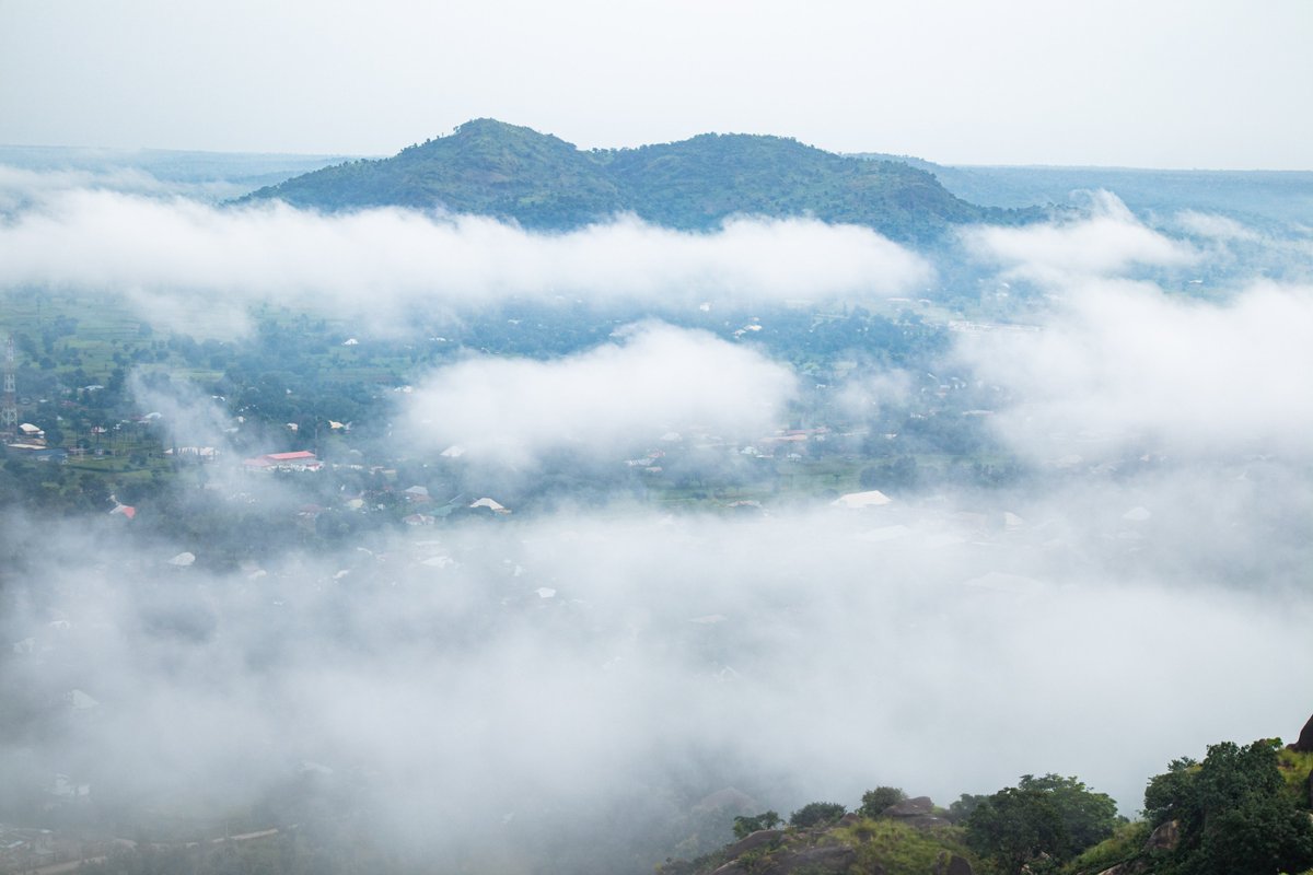 iampotterjr's tweet photo. GWOROG HILLS

The Kagoro community regards these hills as sacred, serving as a sanctuary in times of need. The hillside caves provided refuge and protection for women and children against enemies during times of conflict.
The Akatan holds a special significance within the Gworog https://t.co/EhfWJn2aDi