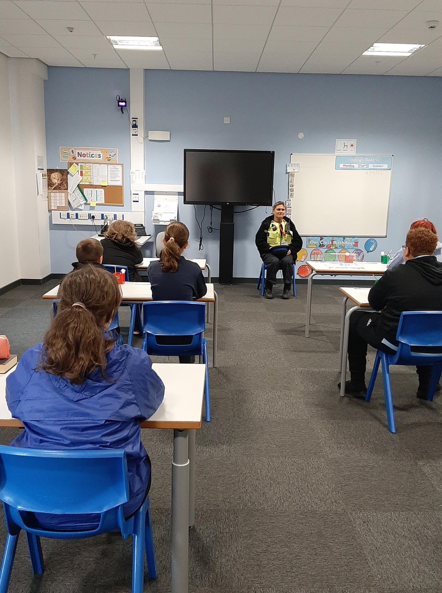 Great session this week with @EastCambsCops visiting @highfieldlittle @ActiveLearningT to talk about online safety and online bullying. Thank you!