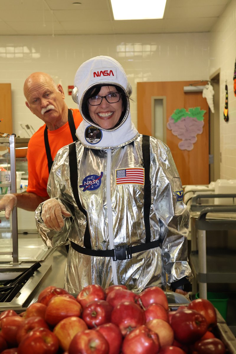 Laura Bush Elementary tweet media