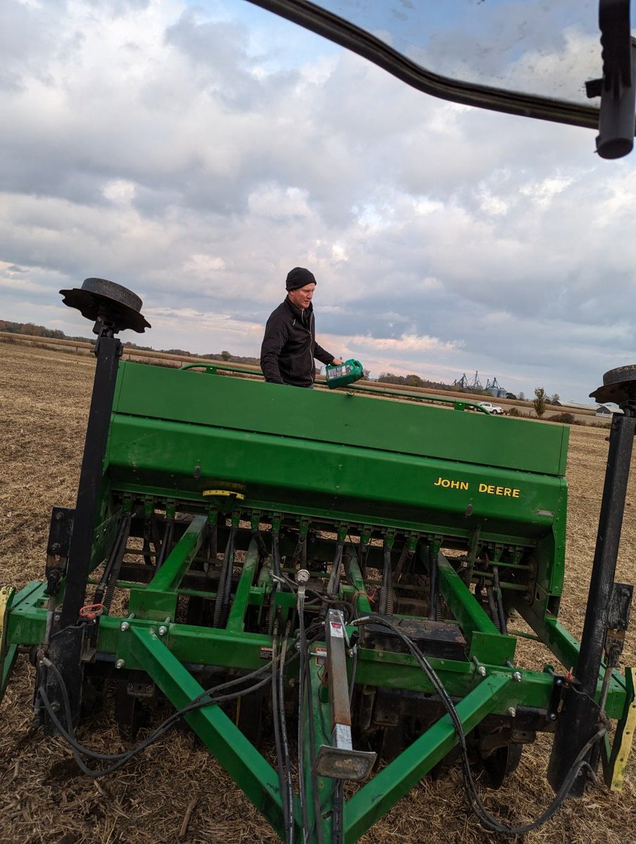 thewheatteam's tweet photo. Another plot hitting the ground today. 2 million target seeding rate adjusted by variety. Fert in row. Good conditions to plant into! @WheatTeam_Tim Thanks for the use of your farm once again #JohnWinger https://t.co/MFDsiYNFzi