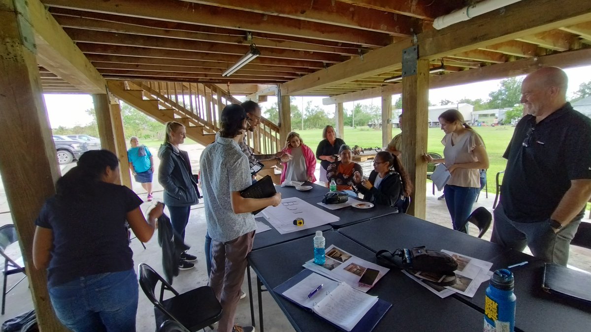 Over Fall Break, our Louisiana Team traveled to Houma, Louisiana to visit our community partners, further discuss plans for the community center project, and to visit the garden constructed during the spring of 2023! They met with engineers, architects, and community members!