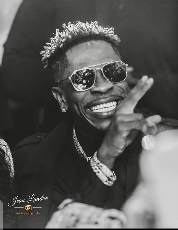 Sometimes I wonder why some people say they love <a href="/shattawalegh/">SHATTA WALE</a> or say they be a fan of him whilest to the same time they post and push people that they exactly know, those ones don’t wish Shatta anything good, don’t like him and spread hate.. So what now? You be a fan, but you