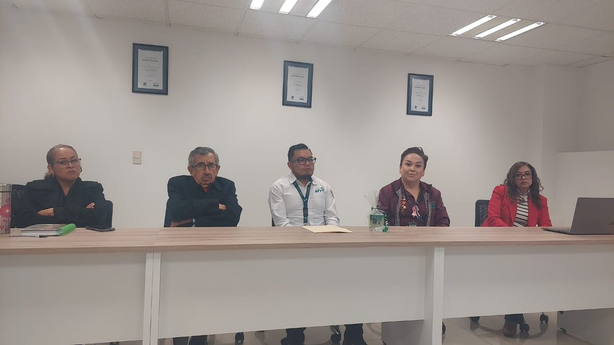 UTTT_MX's tweet photo. La #UTTT y el #ITESA establecieron un convenio de colaboración para efectuar proyectos de manera conjunta.
La rectora de @UTTT_MX, @IrisLinares19 y Justo Juan Manuel Martínez Licona, Director General del @ITESA_OFICIAL, firmaron el acuerdo.
#DeLaUTSoy
#PrimeroLaEducación https://t.co/kUEFZNW3WZ