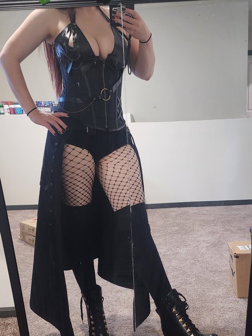 My ass kicking outfit bitch! https://t.co/qlz7cypMVX<a href="/tag/cosplayer"class="tags"><span>#cosplayer</span></a><a href="/tag/cosplay"class="tags"><span>#cosplay</span></a><a href="/tag/skeletor"class="tags"><span>#skeletor</span></a><a href="/tag/heman"class="tags"><span>#heman</span></a><a href="/tag/funfacts"class="tags"><span>#funfacts</span></a>