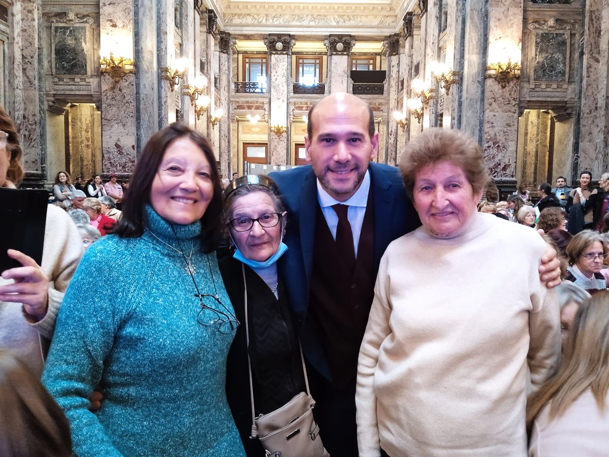 Mides_RN's tweet photo. Más calidad y nivel de respuesta en las políticas públicas todas en un mismo sentido, apostando al desarrollo humano, calidad de vida y la  dignidad de las personas mayores.
Participaron la Directora Dptal y representantes de Organizaciones de personas mayores. https://t.co/j2yO6dW65n