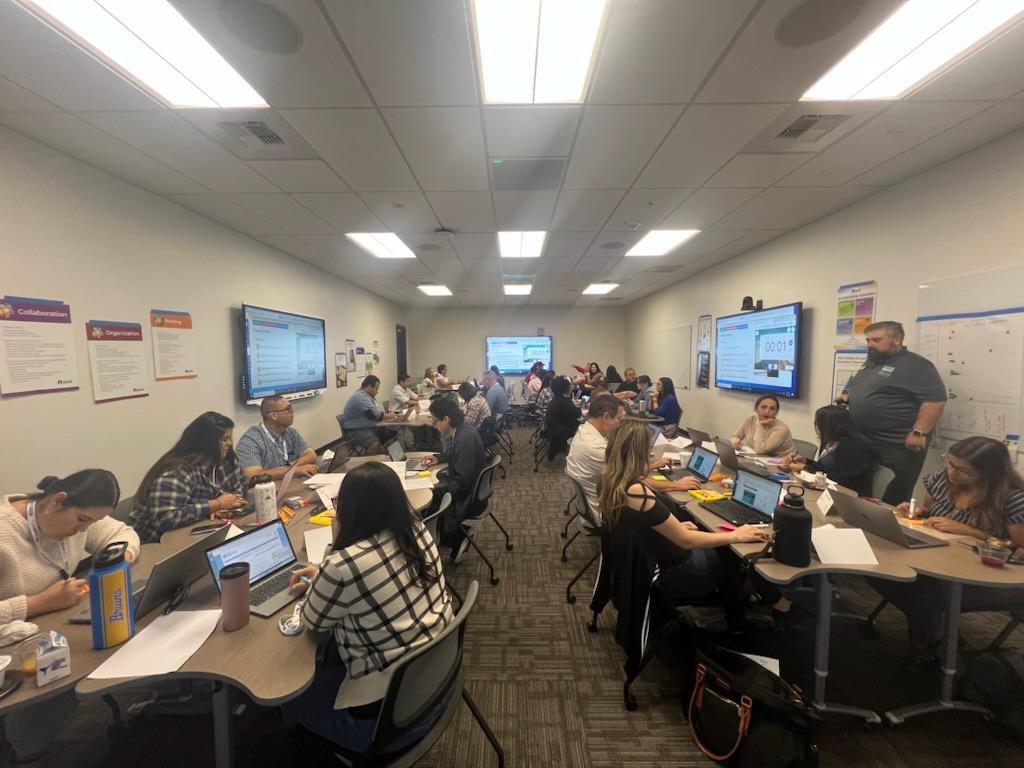 Packed house for math and science AVID Path trainings! Thank you @beaumont_usd @alvordunified @banningusd @coachellavalleyusd @desertsandsusd @hemetunified @lakeelsinoreusd @morenovalleyusd <a href="/SanJacintoUSD/">San Jacinto Unified School District</a> for letting us support your sites with great @avid4college PD <a href="/RCOE/">RivCo Office of Education</a>