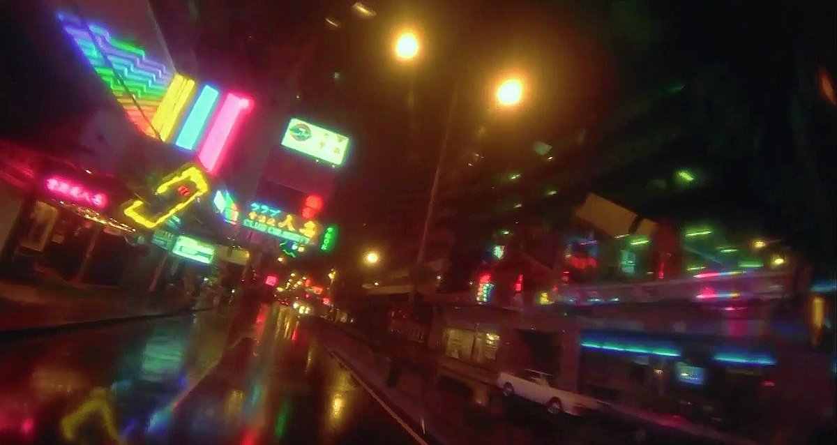 taesdawn26's tweet photo. city lights in fallen angels (1995) https://t.co/c0k7SjyrRR