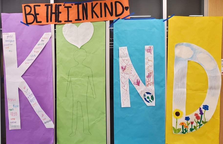 MrRich_SHS's tweet photo. SHS staff &amp; students celebrate #UnityDay2023!  Special shout-out to our amazing leadership students who created a Unity Tree as a visible sign of our commitment to promote kindness and acceptance as we work towards creating a beloved and inclusive community.   #bsd405 https://t.co/HaWRwP2jeB