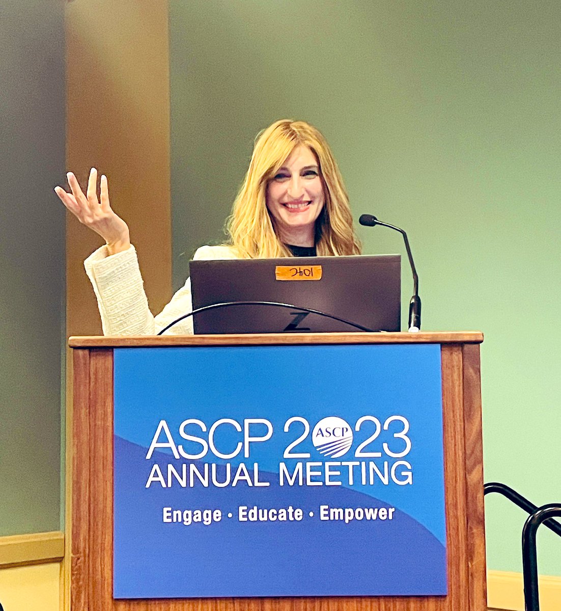HermelinMD's tweet photo. 📣@ASCP_Chicago 
Join me now in Room 103C for the Rapid Transfusion Medicine Board Review 🩸🅰️🅱️🆎🅾️ https://t.co/8Z4qF8ZMDh