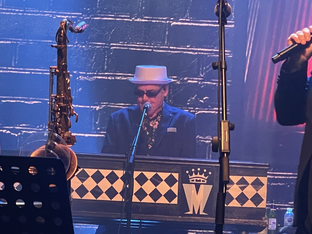 Lovely tribute to Terry Hall from @MadnessNews at tonights album
launch at @KOKOLondon 💕 #Madness #TheatreOfTheAbsurd #Cestlavie