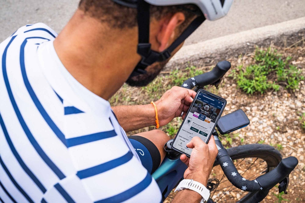 endurancewire's tweet image. TrainingPeaks Races Forward with Backbone Partnership
#TrainingPeaks  @TrainingPeaks
endurancesportswire.com/trainingpeaks-…