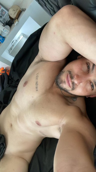 Saiu o v&iacute;deo novo com o cadeirante mais cobi&ccedil;ado do momento ♿️🔥🔞  clica no link e vem conferir o v&iacute;deo