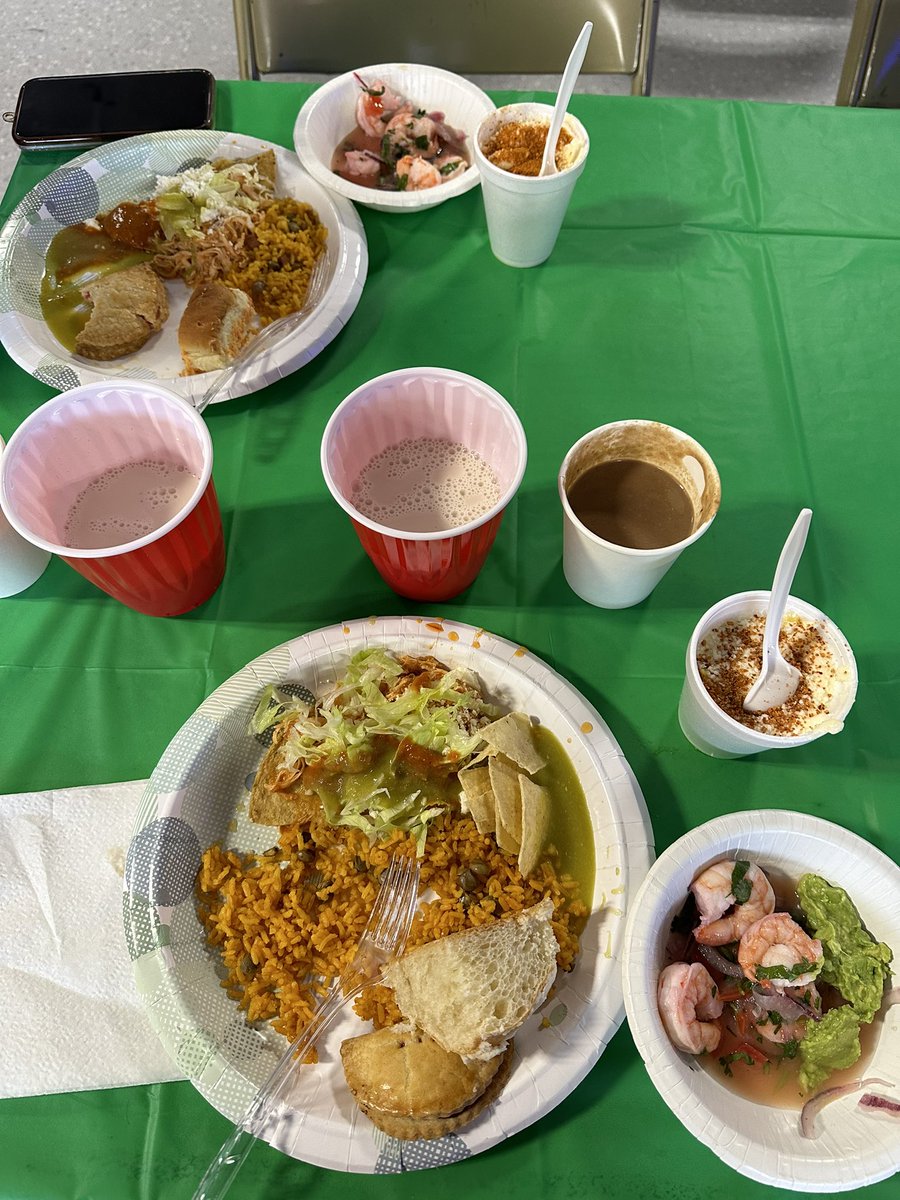 ELCTBE's tweet photo. ¡Feliz Mes de la Herencia Hispana! Some of our amazing staff put out a delicious spread for us after school! We loved eating together and learning about different Latin American countries! 😋🌎🇲🇽🇵🇷🇨🇺🇬🇹🇻🇪🇪🇨 #HispanicHeritageMonth #WeareELC #54asOne https://t.co/Aklej2c0Eq