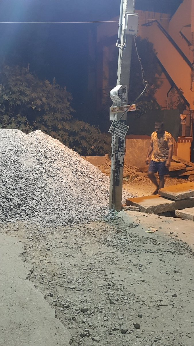 chiyanraja's tweet photo. @bbmpcommr road completely blocked by contractors, at Ayyapa nagar, Badavanapuran behind Vikyath Royal Apartment. No intimation on road block, few families need to leave for native and all plans are cancelled due to negligence. We need your support to clear off. https://t.co/fUsBwJDrmK