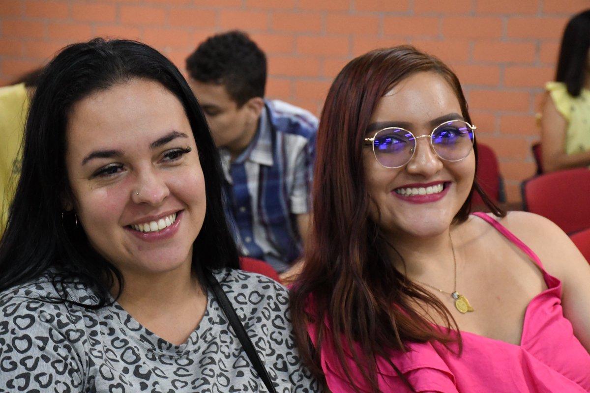 uccibaguespinal's tweet photo. De una deuda histórica con las mujeres 😮 nos habló Jenny Catalina Martínez Estupiñan, el feminicidio 👩, tema crucial al hablar de género durante el Congreso Internacional y Multicampus de Investigación Socio Jurídica.

#GlobalUCC 🌎
#SoyAbogadoUCC 👩‍⚖️👨‍⚖️ https://t.co/RFqi3rPtwG