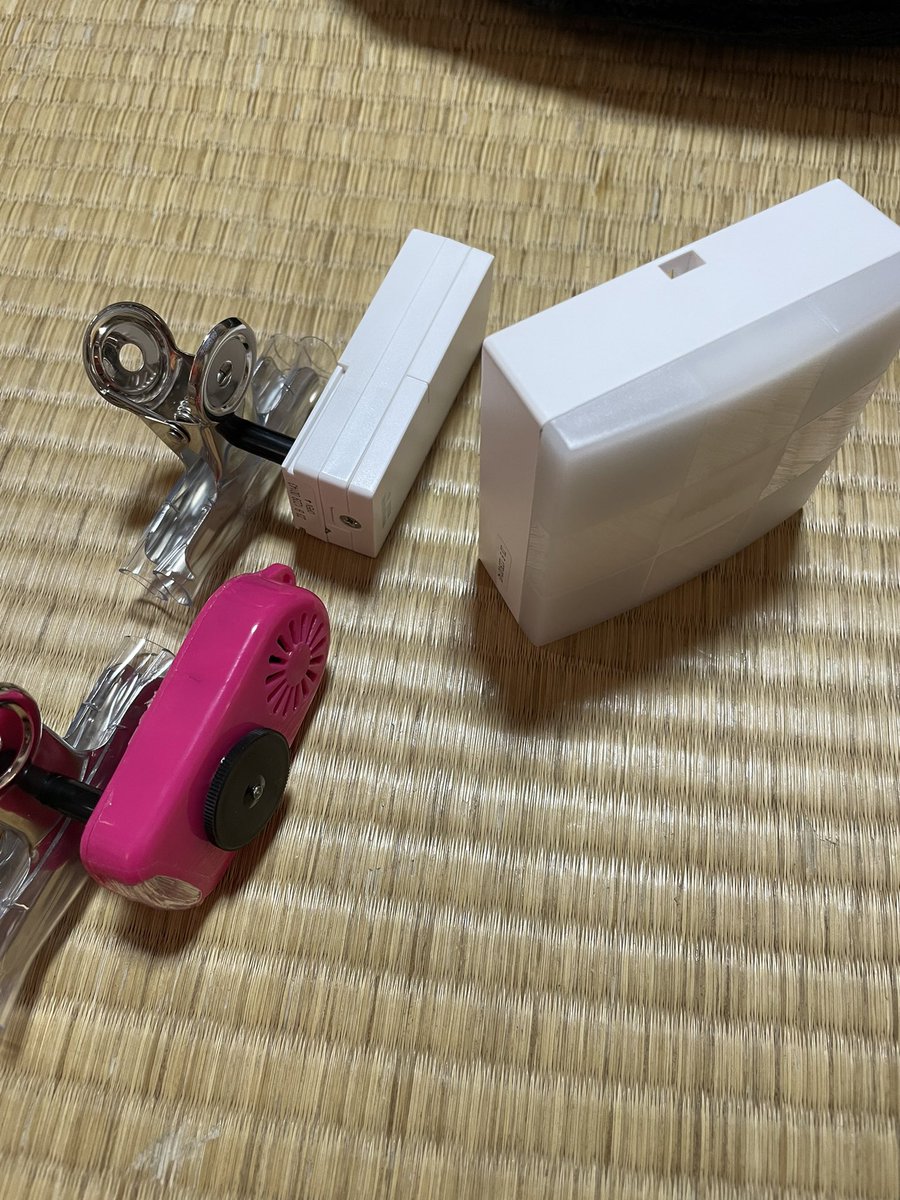 BSerorin's tweet photo. ワイヤレスセンサープレゼント企画(1名)
1セット(受信機＋送信機)

応募方法→10月22日までリツイートのみでOK
発表→10月23日予定
最大100m(見通しが良い所)
(実際は50m以内が無難)

受信機(1個)に対し送信機(4個)登録可能

#ヒットセンサー#タマンセンサー#ワイヤレス#無線 https://t.co/u6kfg7kDHh