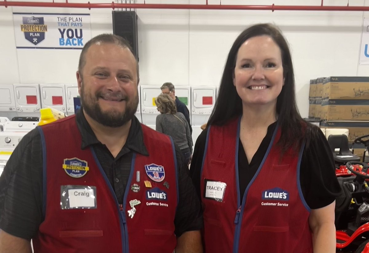 Tracey Fox tweet media