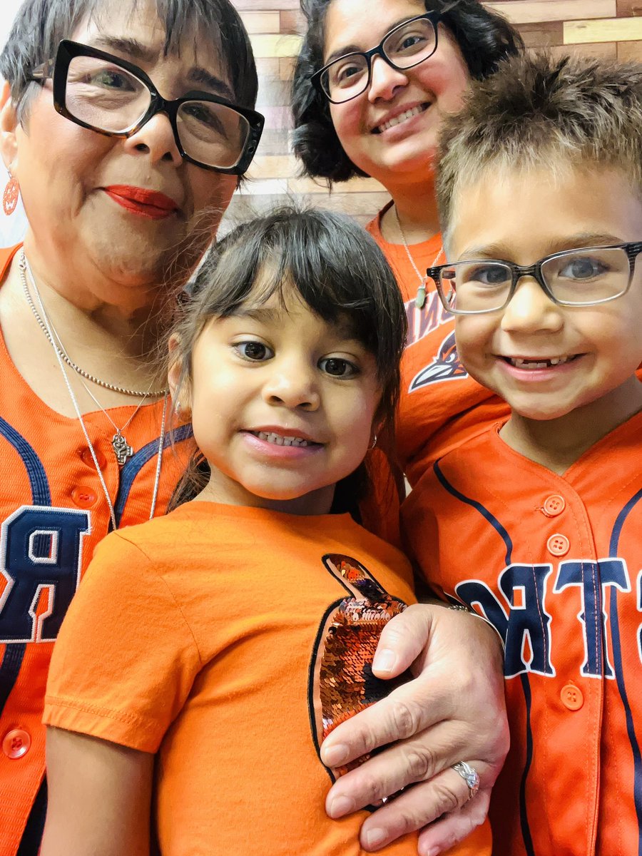 Madla Gators United! All faculty, staff, and students wore orange for National Unity Day. Together we are stronger! @WeGoPublic <a href="/ssaisd/">South San Antonio ISD</a> #NoBoundsNoLimits