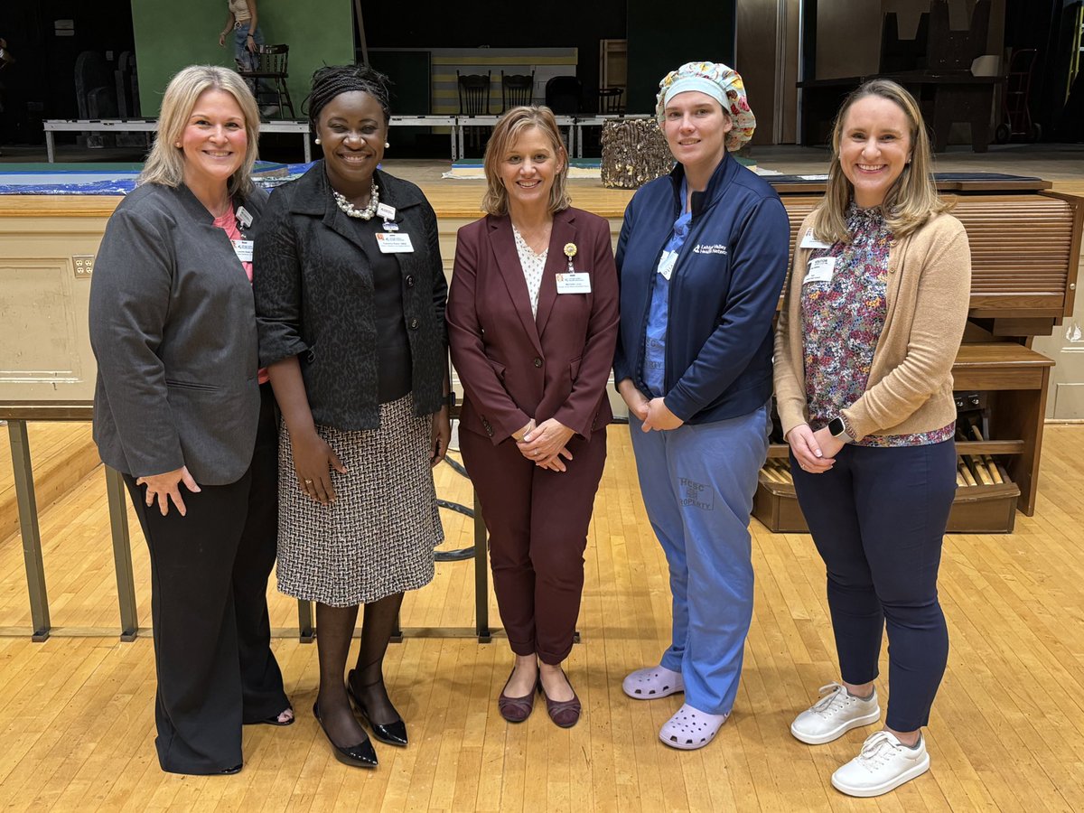 MrLittleScience's tweet image. Huge thank you to our friends from @LVHN for sharing their career experiences with @LibertyHigh students today @MissRichardsLHS @hbailey3LHS @BethlehemAreaSD