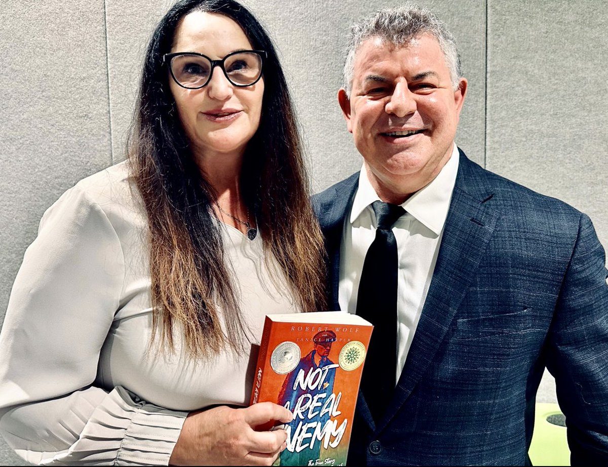 robertjwolfmd's tweet photo. Pure #Michigan: Reflecting upon a great night last month & the support during the hometown book talk from many cool people, new friends like Christina, people I hadn’t met, & old friends like Mike & Julie!
Special
https://t.co/9c7xpUZhXB
#MacombCounty
#MountClemens
#Books https://t.co/YIph8rCQaV