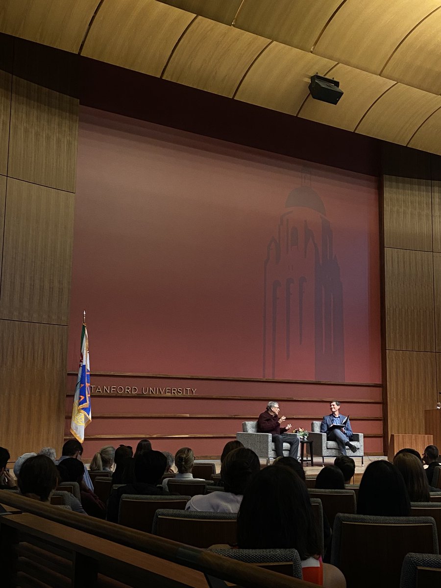 alexandraLramos's tweet photo. super proud to see Prof. Thomas Jaramillo moderating a talk with @BillGates  #DePRPalMundo🇵🇷

“it is necessary for budding scientists today to have a hollostic understanding of the world in parallel to their deep specialized fields” https://t.co/TvVxNjSTSP