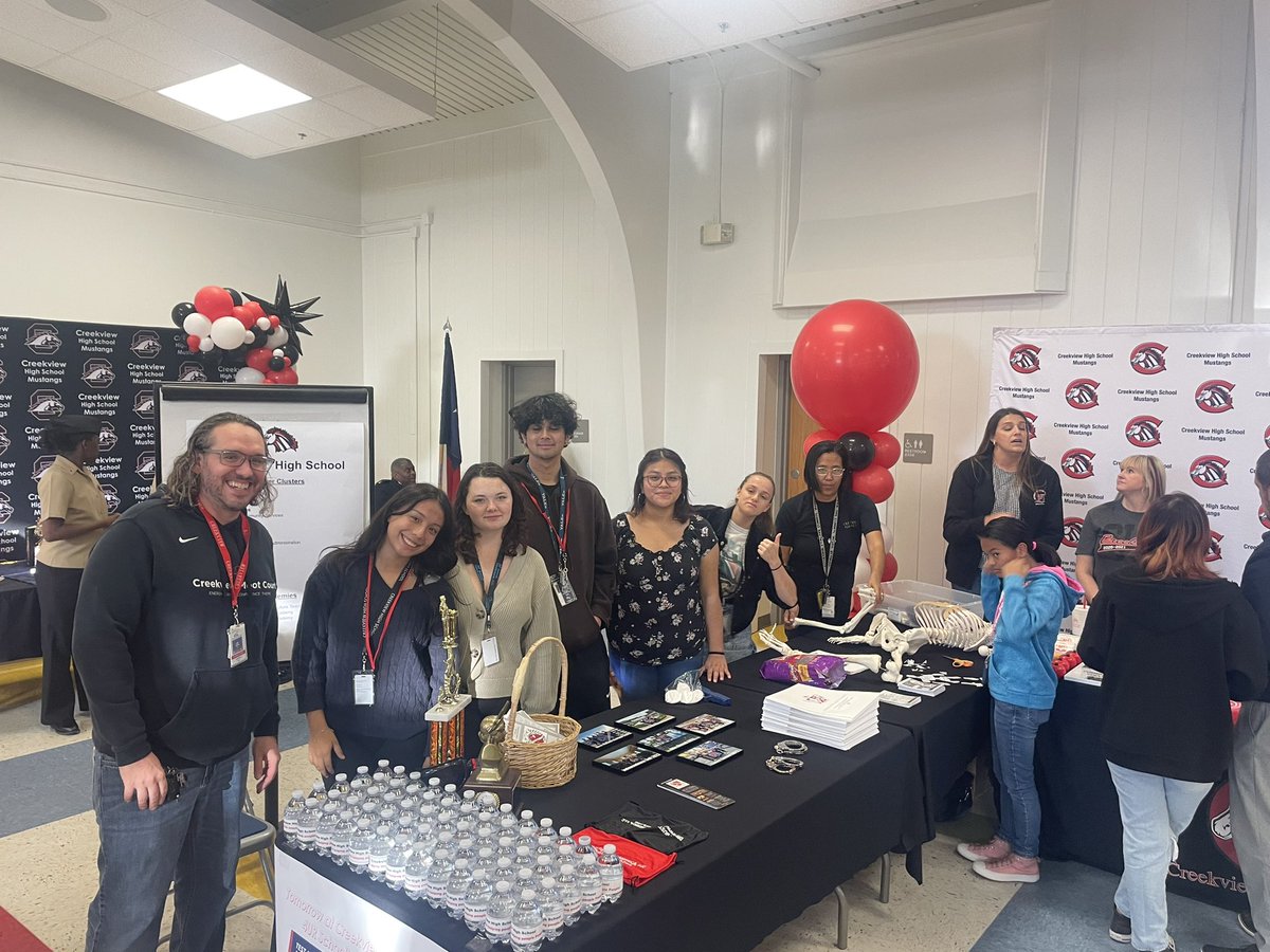 SulakCFB's tweet photo. CTE preview night for CFB 8th Graders!  We have so many amazing programs to be a part of! Creekview HS, We’re the helping-people people. https://t.co/kmviYJLw9c