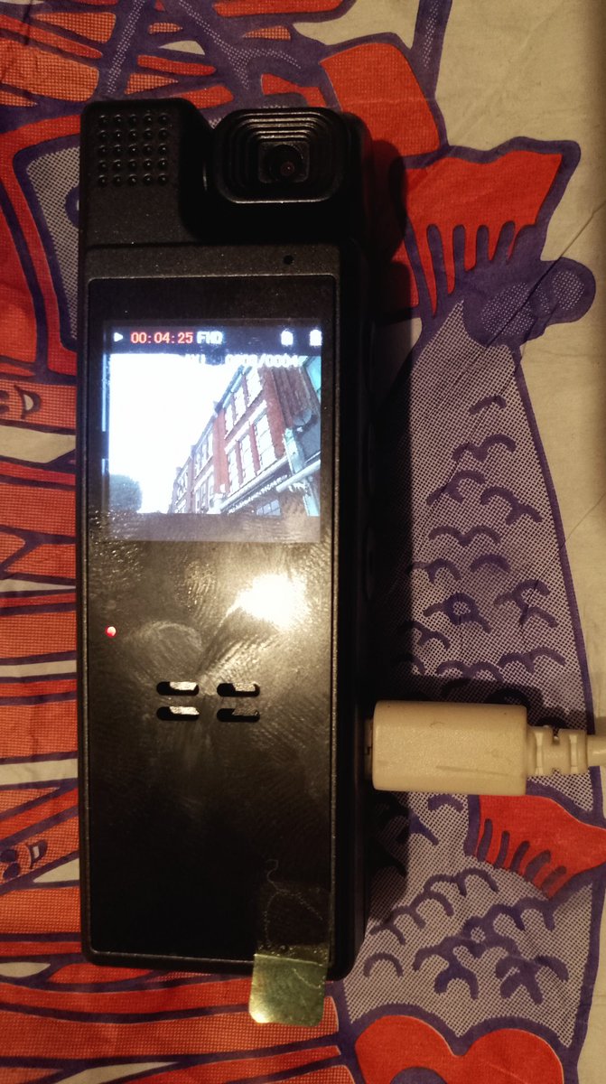 ZadenZane's tweet image. 📺自転車のウェブカメラ📺
Got a mini camera today, webcam and bike cam all in one for £35! Did a test recording on a Lime rent-a-bike earlier. The screen shows me on the way to the chippy🐟📹

@BumTetley #actioncam #minicamera #cameras #cameratest #カメラ #ミニカメラ #ビデオカメラ