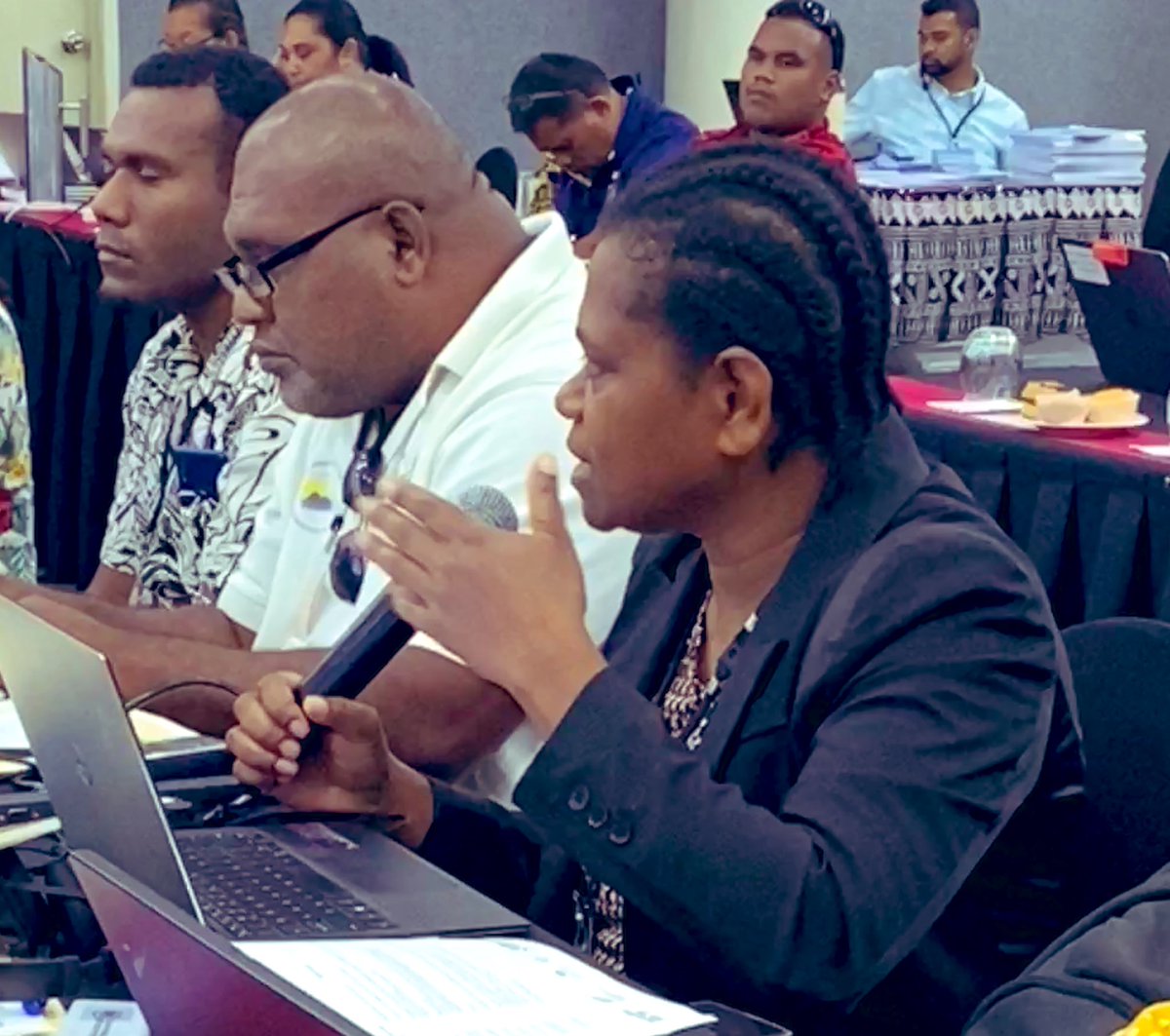 mollypowerstora's tweet photo. “@vmgdVU climate info is too technical so we’ve trained community ‘climate champions’ across #Vanuatu to spread messages.
@niwa_nz climate maps have really helped us communicate about average conditions.”
Moirah Matou shares @theGCF #VanKIRAP innovations to reach the last mile https://t.co/o8ujbvvyXf