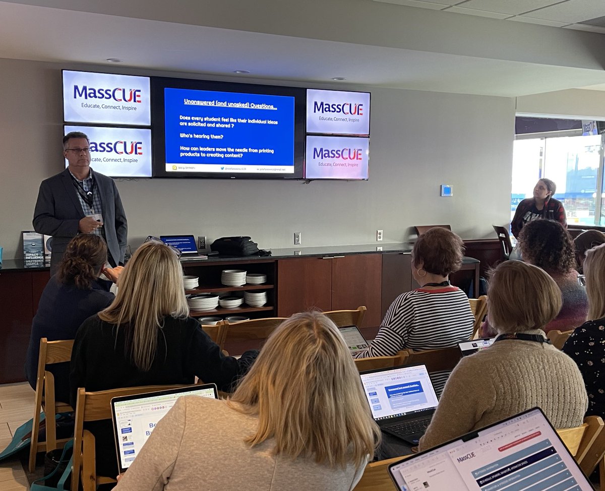 Learning from our very own ⁦@Stefanowicz135⁩ today ⁦<a href="/MassCUE/">MassCUE</a>⁩ #beyondthebulletinboard 👏🏻