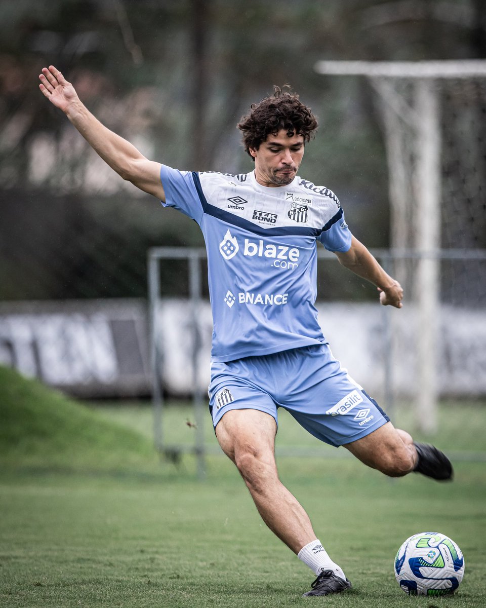 SantosFC's tweet photo. Na canhota! https://t.co/9tIX0PYkhI