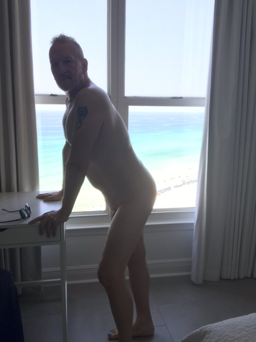 Angelfun11's tweet photo. Who wants to go to the beach? https://t.co/ALthEBGqEV