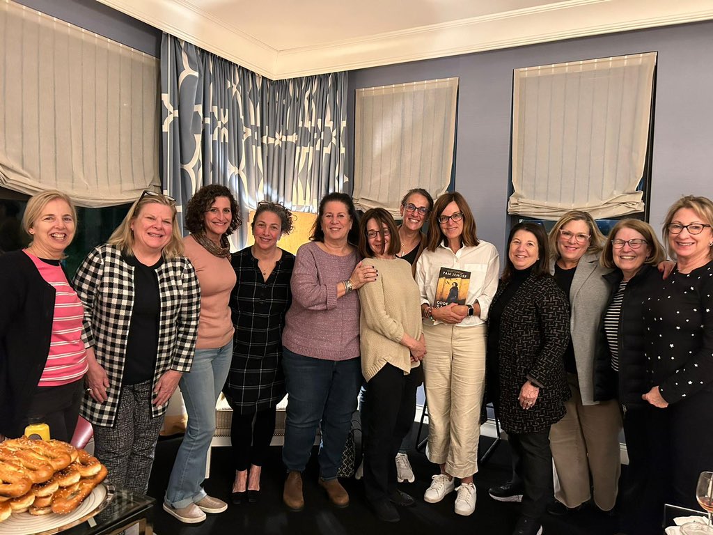 Sarah Mack tweet media