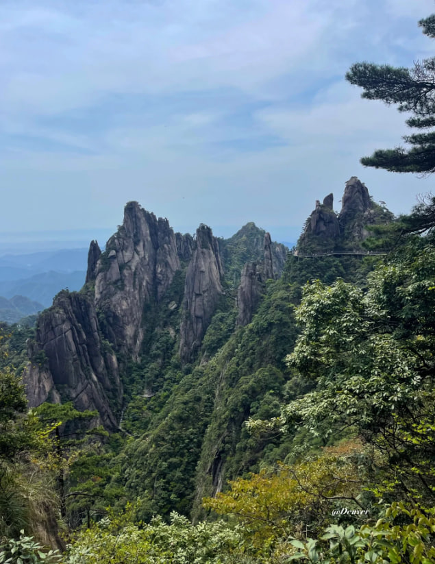 I want to go on vacation, but I can't go because of work 
#Sad